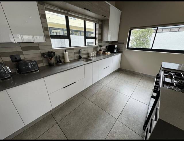 3 BEDROOM HOUSE FOR SALE IN GLEN ERASMIA